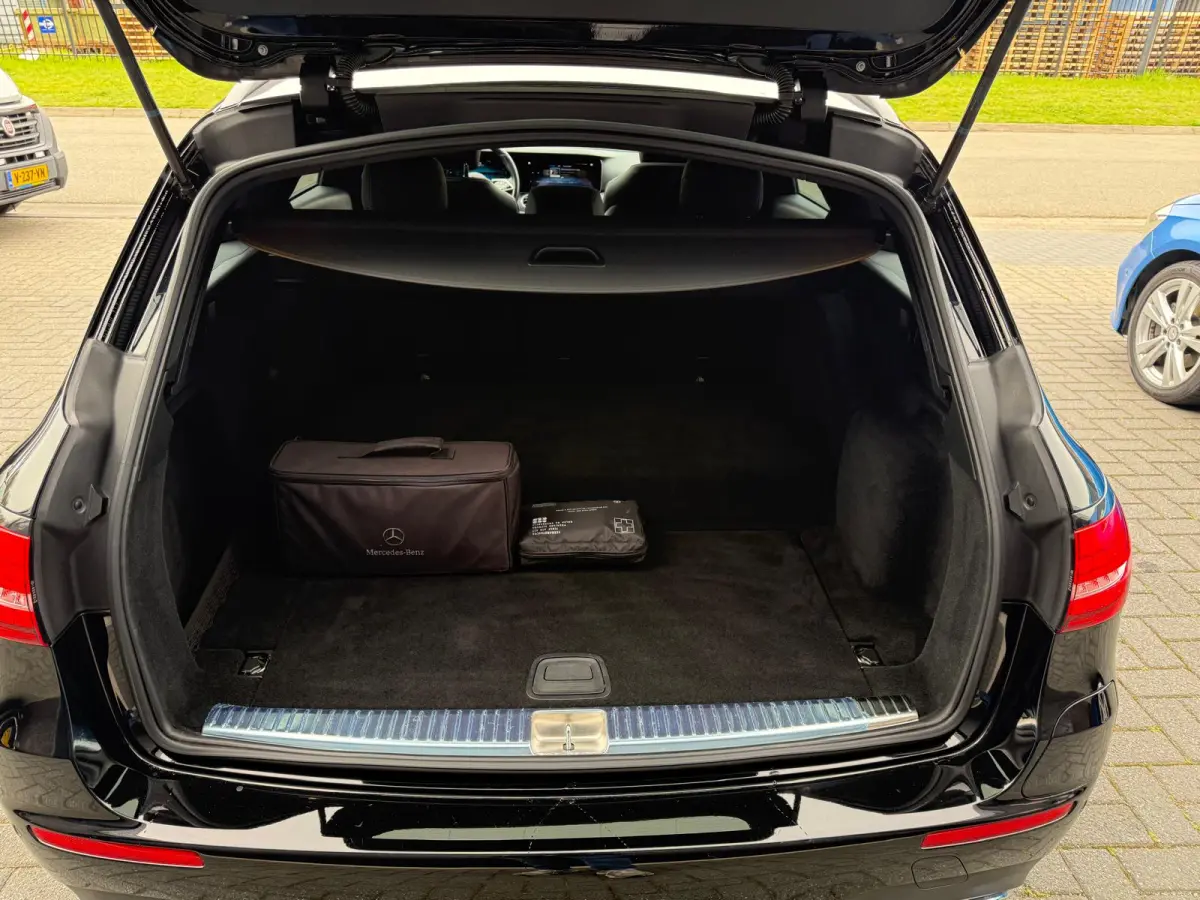 300 e AMG Line | 1E EIGENAAR | 12MND GARANTIE | SCHUIFDAK | LED | SFEER | CARPLAY | DAB | CAMERA | TREKHAAK |