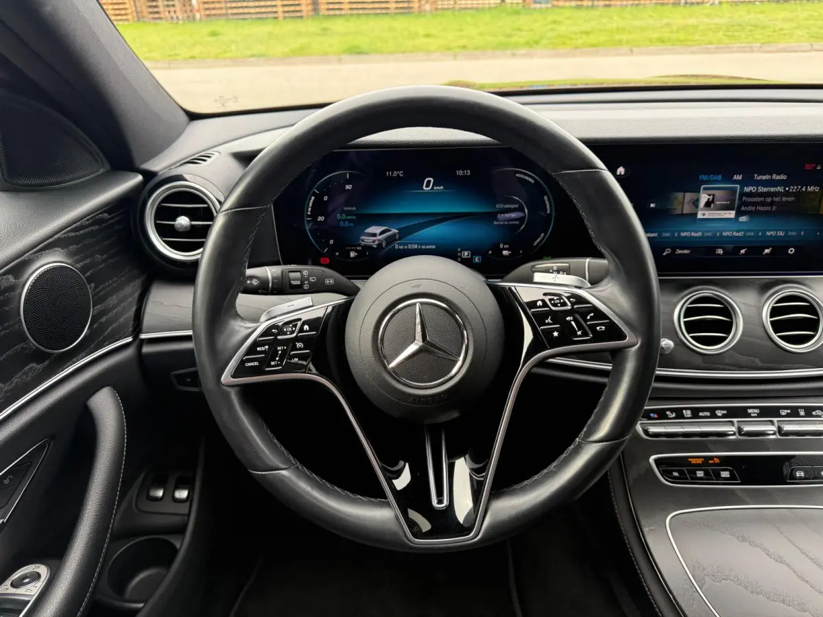 300 e AMG Line | 1E EIGENAAR | 12MND GARANTIE | SCHUIFDAK | LED | SFEER | CARPLAY | DAB | CAMERA | TREKHAAK |