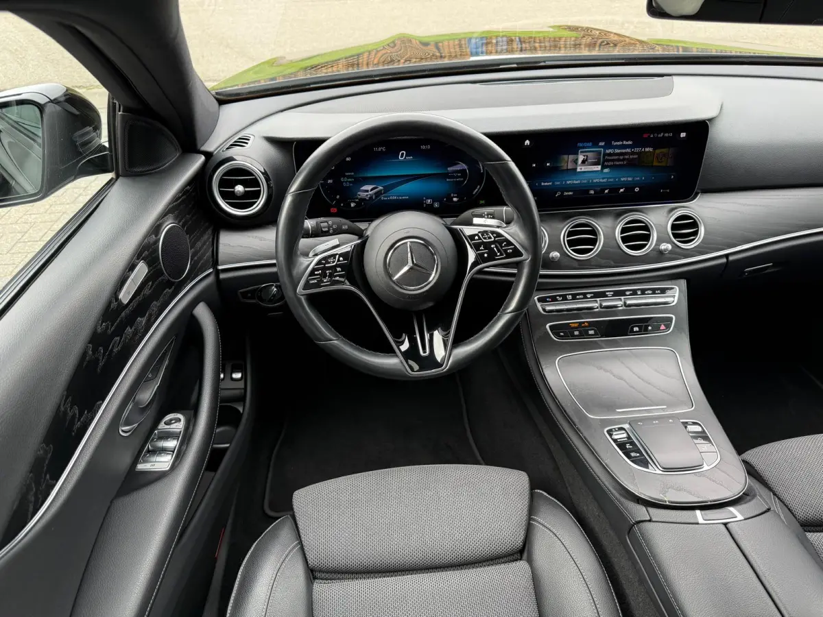300 e AMG Line | 1E EIGENAAR | 12MND GARANTIE | SCHUIFDAK | LED | SFEER | CARPLAY | DAB | CAMERA | TREKHAAK |