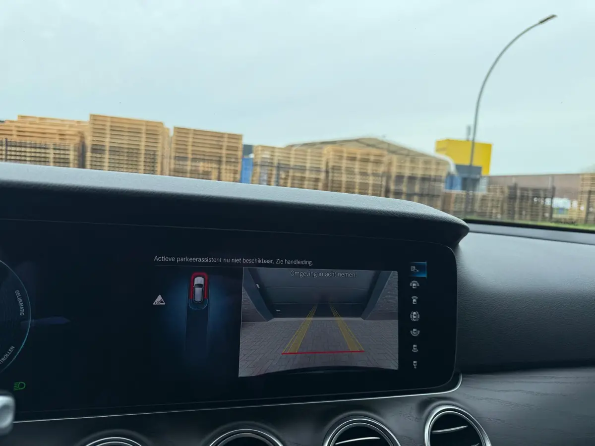 300 e AMG Line | 1E EIGENAAR | 12MND GARANTIE | SCHUIFDAK | LED | SFEER | CARPLAY | DAB | CAMERA | TREKHAAK |