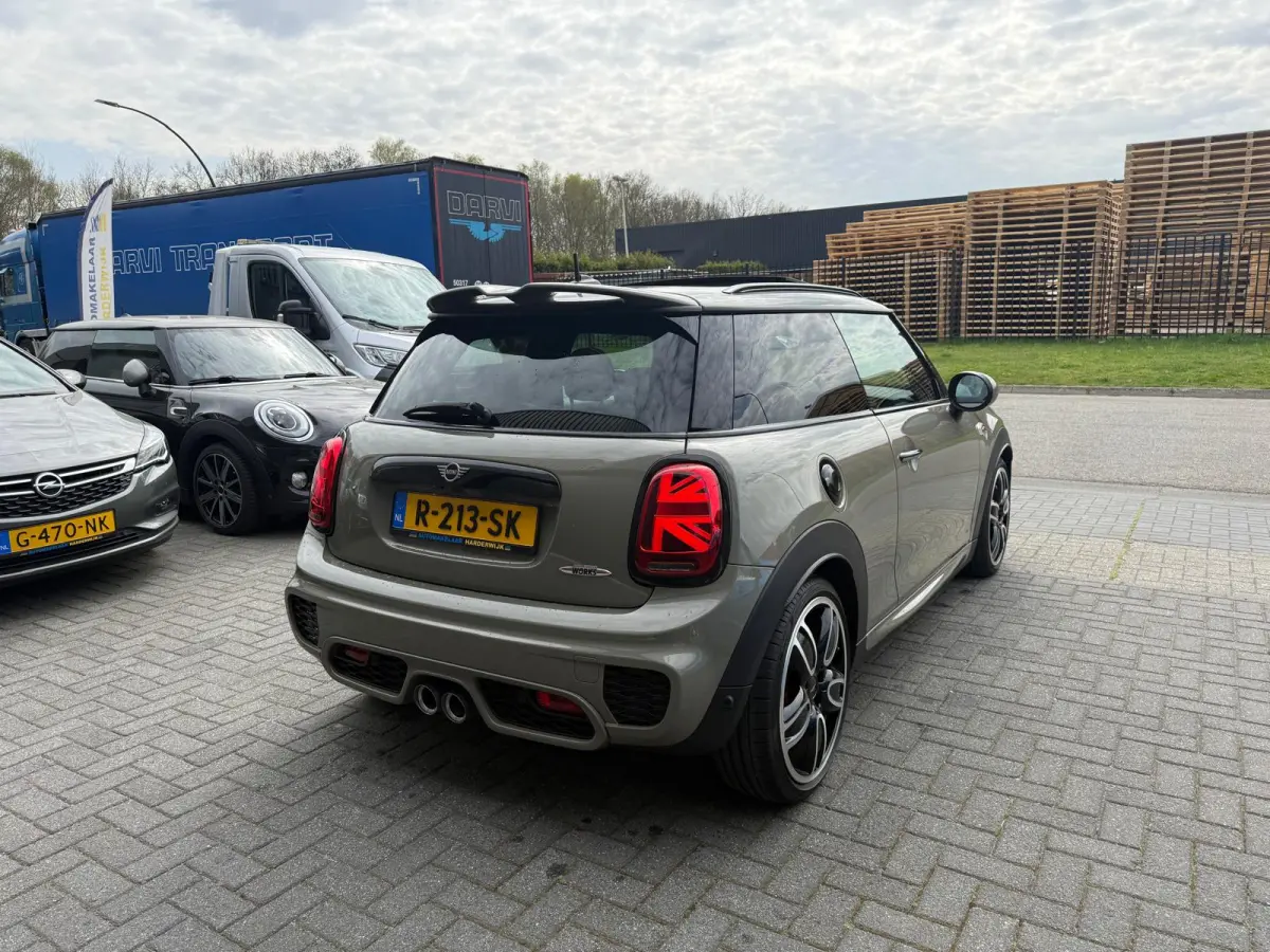 Mini 2.0 John Works Chili | 1E EIGENAAR | 3/6/12MND GARANTIE | 230PK | PANO | ACC | CARPLAY | LED | HEAD-UP | NAVI | DAB |