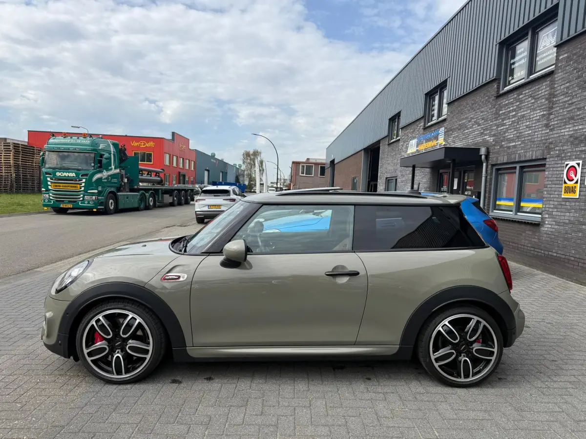 Mini 2.0 John Works Chili | 1E EIGENAAR | 3/6/12MND GARANTIE | 230PK | PANO | ACC | CARPLAY | LED | HEAD-UP | NAVI | DAB |