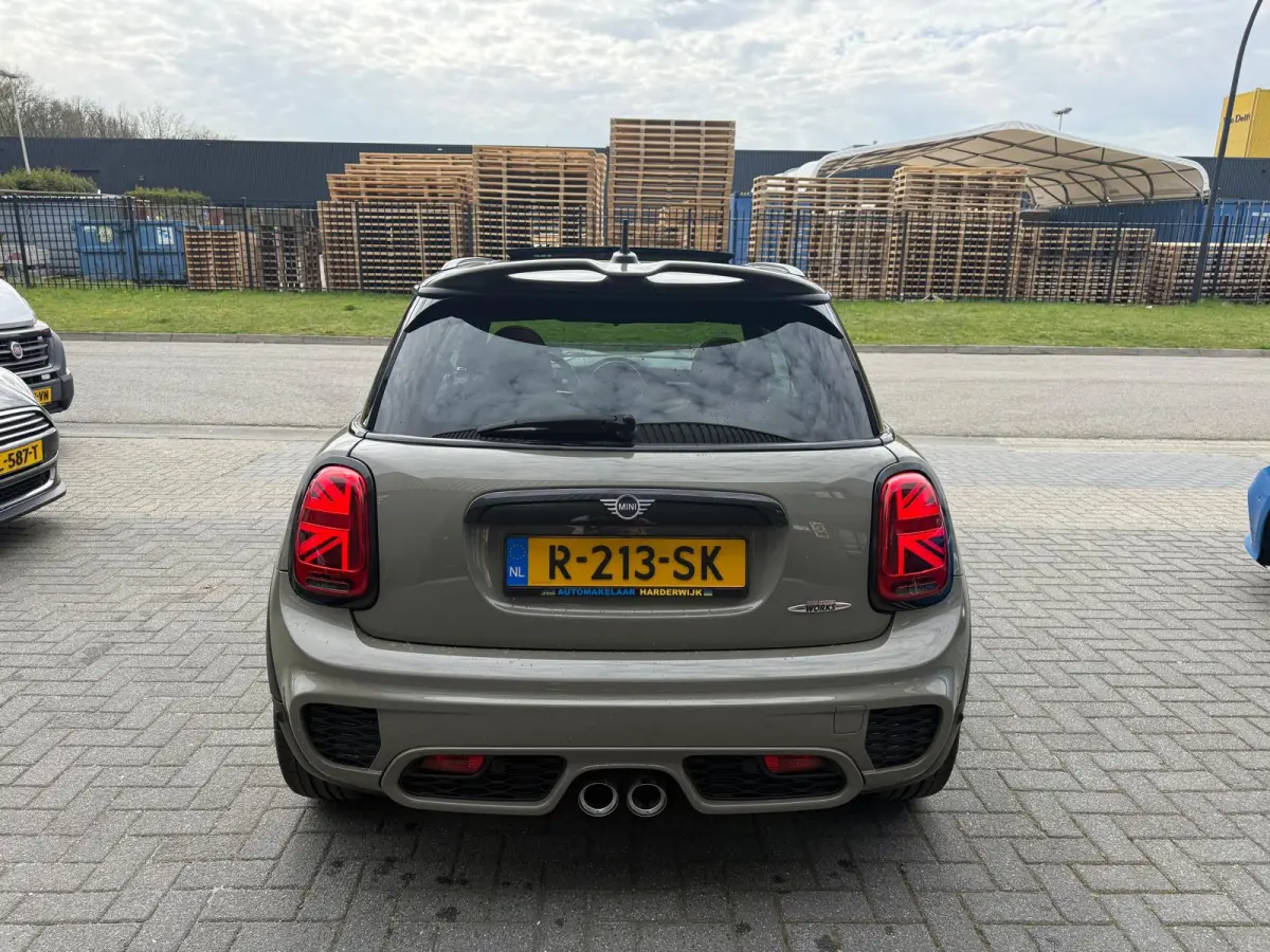 Mini 2.0 John Works Chili | 1E EIGENAAR | 3/6/12MND GARANTIE | 230PK | PANO | ACC | CARPLAY | LED | HEAD-UP | NAVI | DAB |
