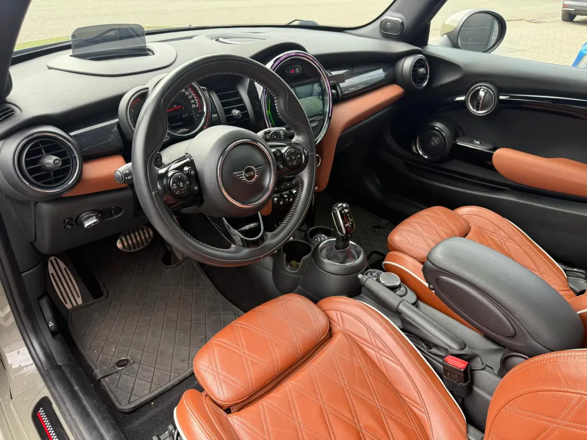 Mini 2.0 John Works Chili | 1E EIGENAAR | 3/6/12MND GARANTIE | 230PK | PANO | ACC | CARPLAY | LED | HEAD-UP | NAVI | DAB |