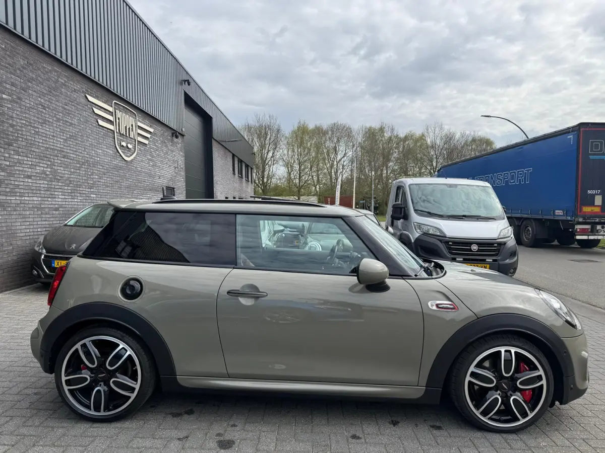 Mini 2.0 John Works Chili | 1E EIGENAAR | 3/6/12MND GARANTIE | 230PK | PANO | ACC | CARPLAY | LED | HEAD-UP | NAVI | DAB |