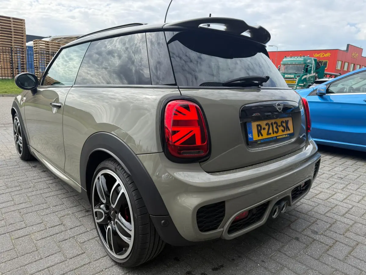 Mini 2.0 John Works Chili | 1E EIGENAAR | 3/6/12MND GARANTIE | 230PK | PANO | ACC | CARPLAY | LED | HEAD-UP | NAVI | DAB |