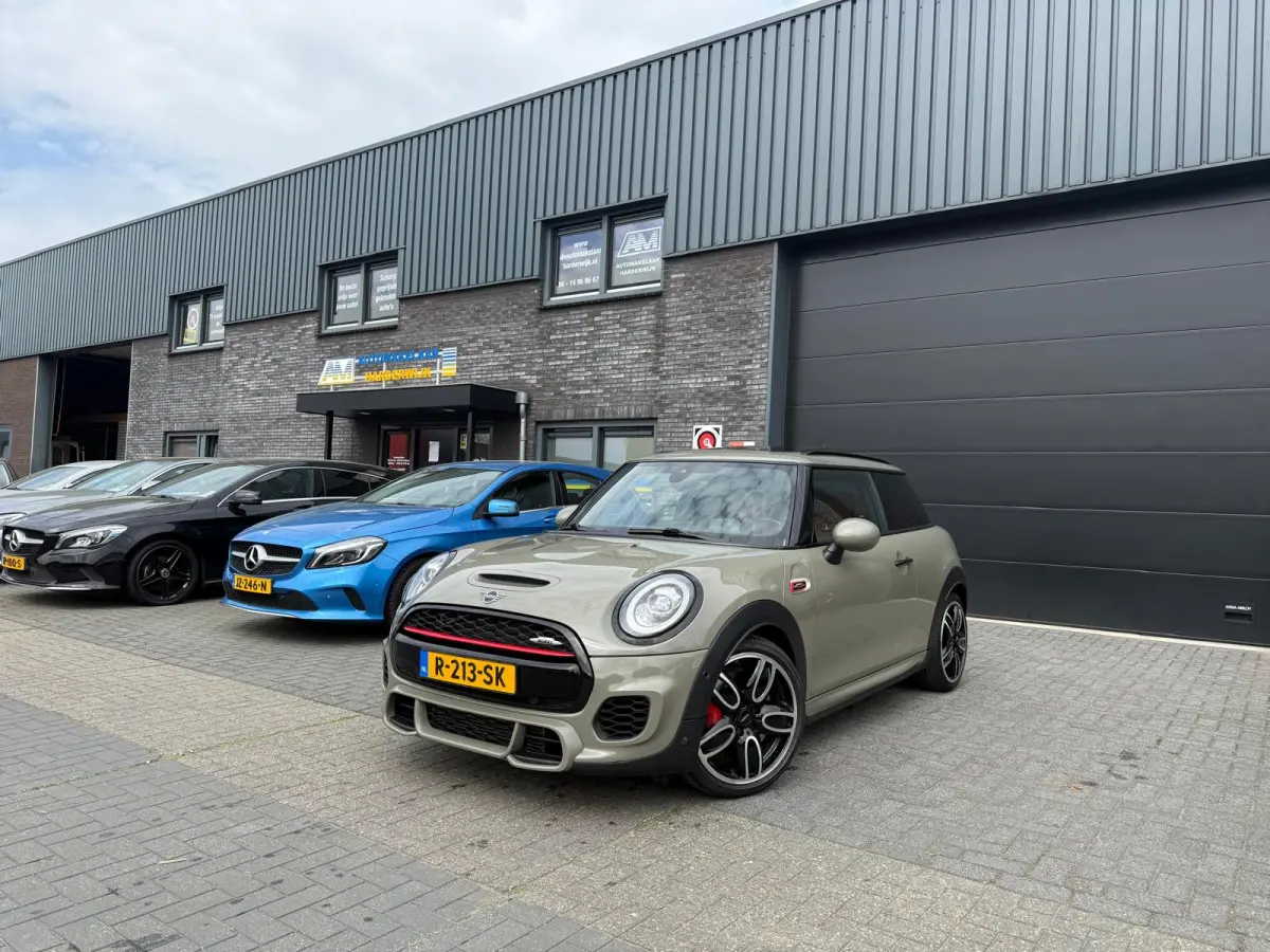 Mini 2.0 John Works Chili | 1E EIGENAAR | 3/6/12MND GARANTIE | 230PK | PANO | ACC | CARPLAY | LED | HEAD-UP | NAVI | DAB |