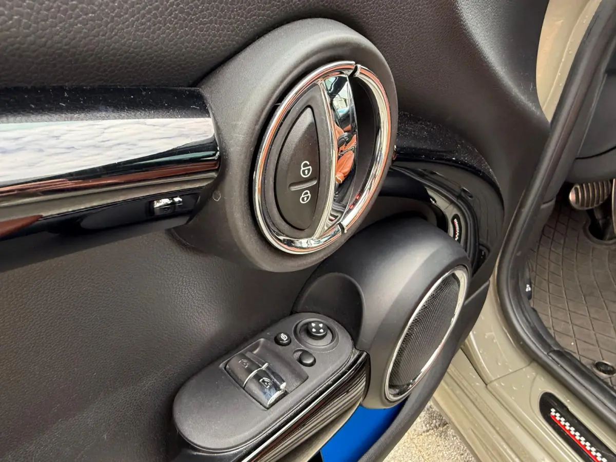 Mini 2.0 John Works Chili | 1E EIGENAAR | 3/6/12MND GARANTIE | 230PK | PANO | ACC | CARPLAY | LED | HEAD-UP | NAVI | DAB |