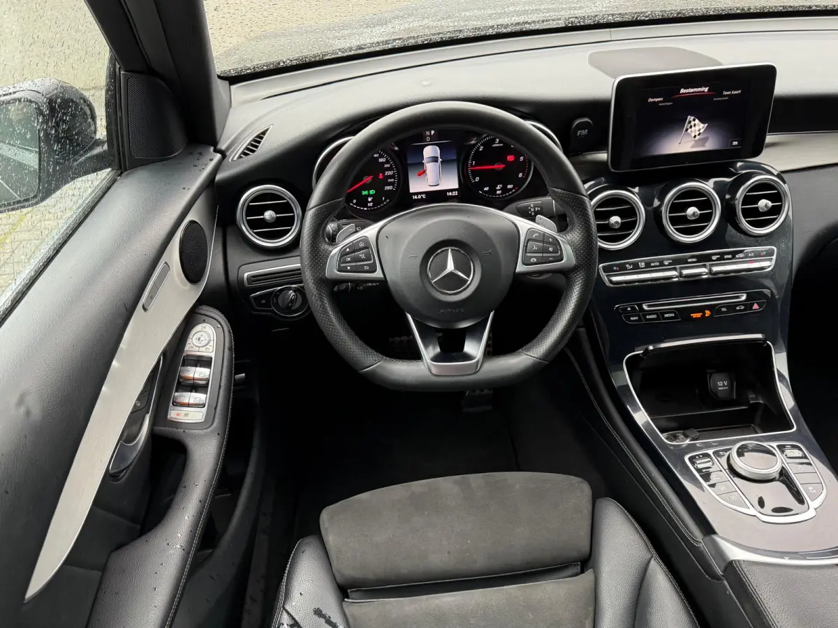 220 d 4MATIC Premium Plus | 3/6/12MND GARANTIE | LED | CARPLAY | PANODAK | CRUISE | NAVI | TREKHAAK |