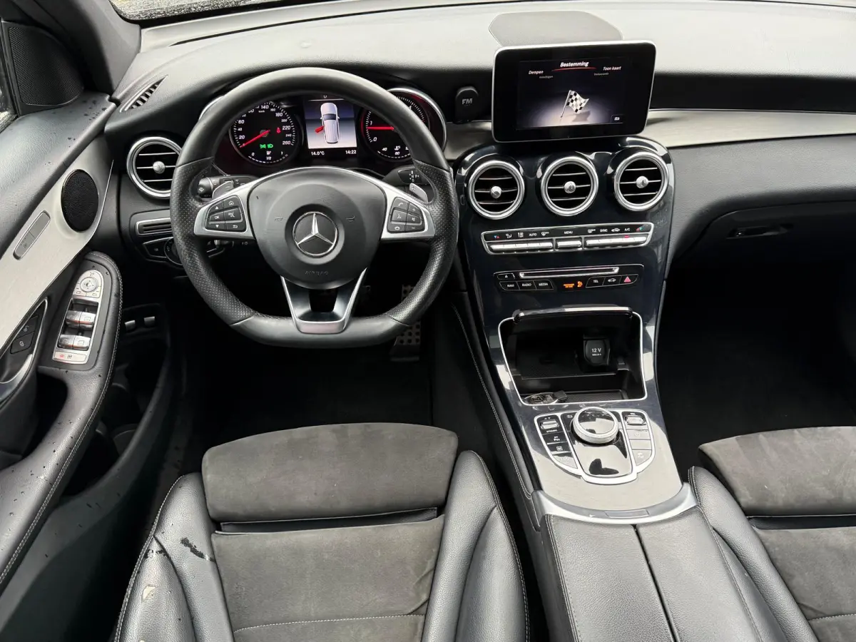 220 d 4MATIC Premium Plus | 3/6/12MND GARANTIE | LED | CARPLAY | PANODAK | CRUISE | NAVI | TREKHAAK |