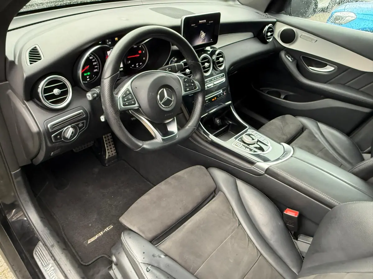 220 d 4MATIC Premium Plus | 3/6/12MND GARANTIE | LED | CARPLAY | PANODAK | CRUISE | NAVI | TREKHAAK |