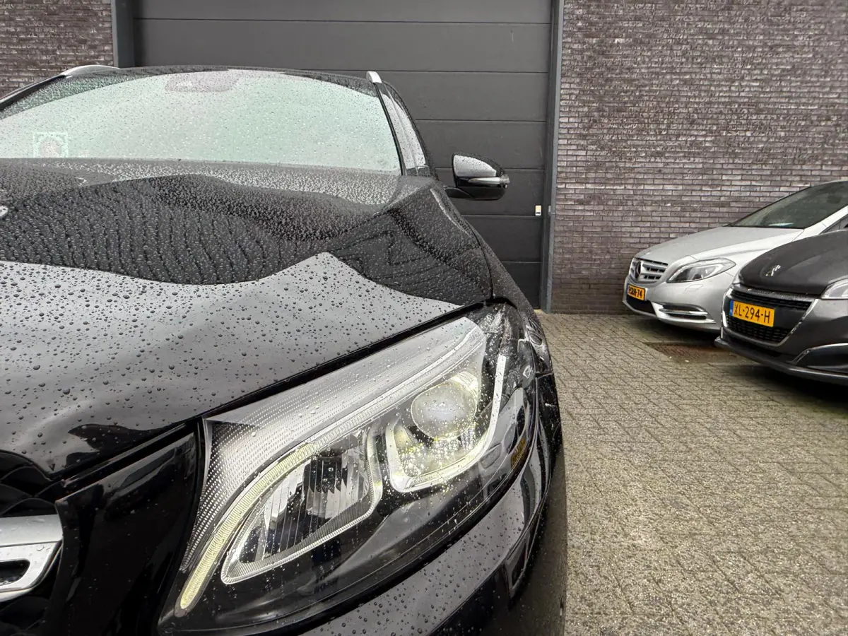 220 d 4MATIC Premium Plus | 3/6/12MND GARANTIE | LED | CARPLAY | PANODAK | CRUISE | NAVI | TREKHAAK |
