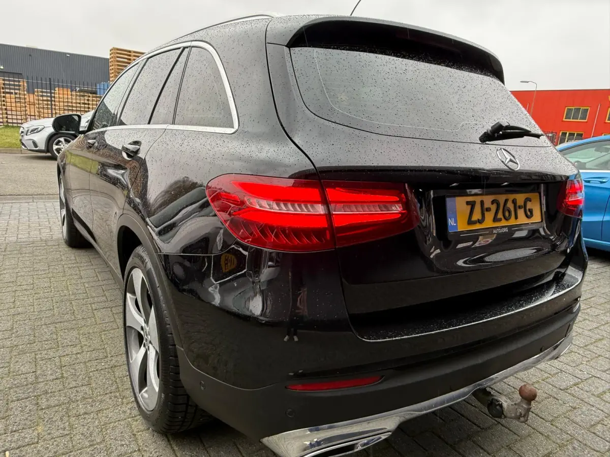220 d 4MATIC Premium Plus | 3/6/12MND GARANTIE | LED | CARPLAY | PANODAK | CRUISE | NAVI | TREKHAAK |