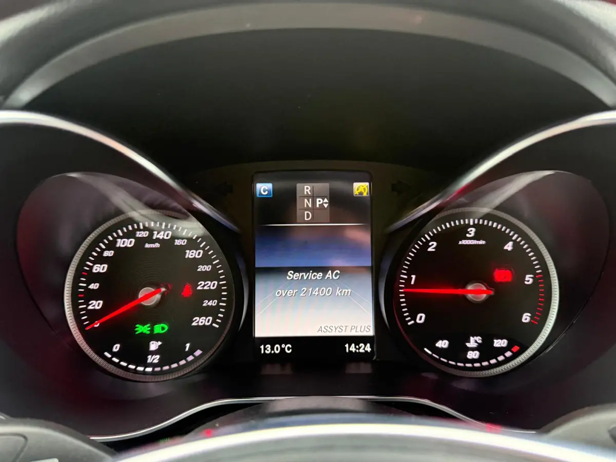 220 d 4MATIC Premium Plus | 3/6/12MND GARANTIE | LED | CARPLAY | PANODAK | CRUISE | NAVI | TREKHAAK |