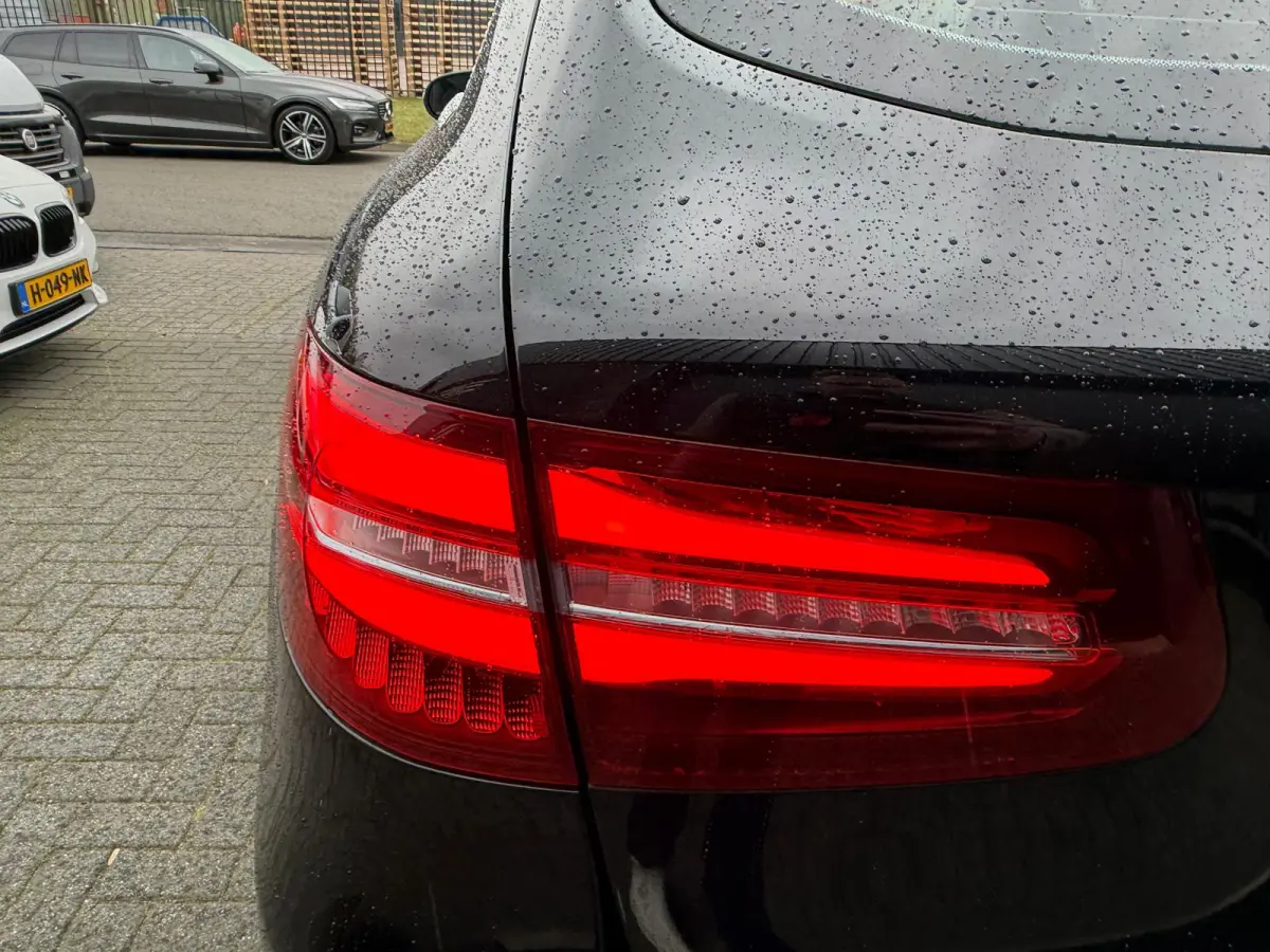 220 d 4MATIC Premium Plus | 3/6/12MND GARANTIE | LED | CARPLAY | PANODAK | CRUISE | NAVI | TREKHAAK |
