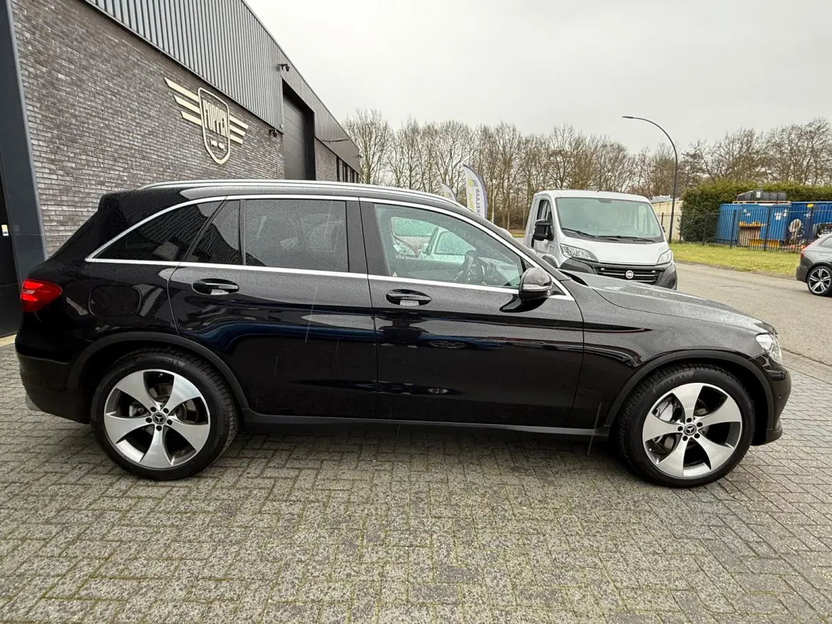 220 d 4MATIC Premium Plus | 3/6/12MND GARANTIE | LED | CARPLAY | PANODAK | CRUISE | NAVI | TREKHAAK |