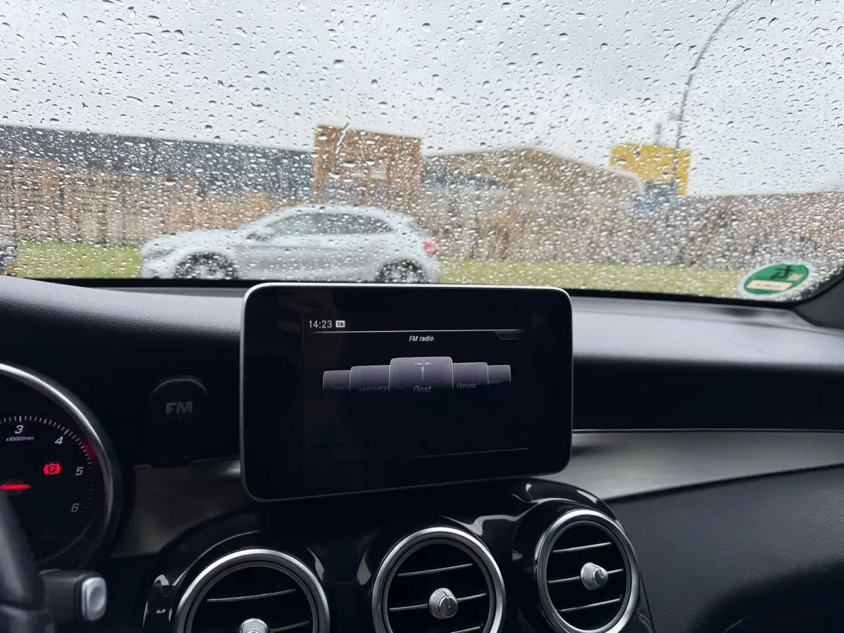 220 d 4MATIC Premium Plus | 3/6/12MND GARANTIE | LED | CARPLAY | PANODAK | CRUISE | NAVI | TREKHAAK |