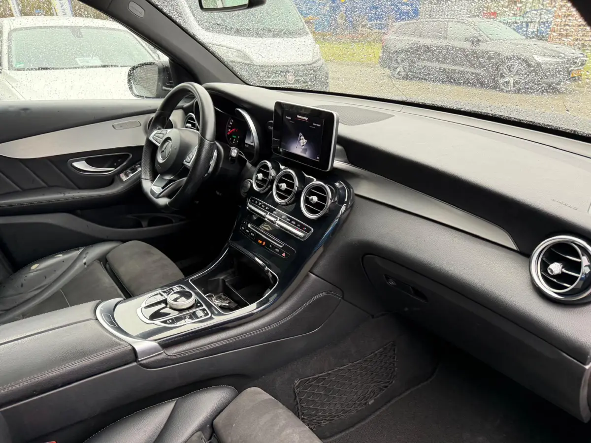 220 d 4MATIC Premium Plus | 3/6/12MND GARANTIE | LED | CARPLAY | PANODAK | CRUISE | NAVI | TREKHAAK |