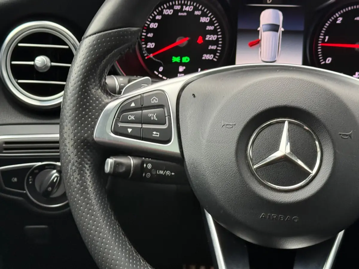 220 d 4MATIC Premium Plus | 3/6/12MND GARANTIE | LED | CARPLAY | PANODAK | CRUISE | NAVI | TREKHAAK |