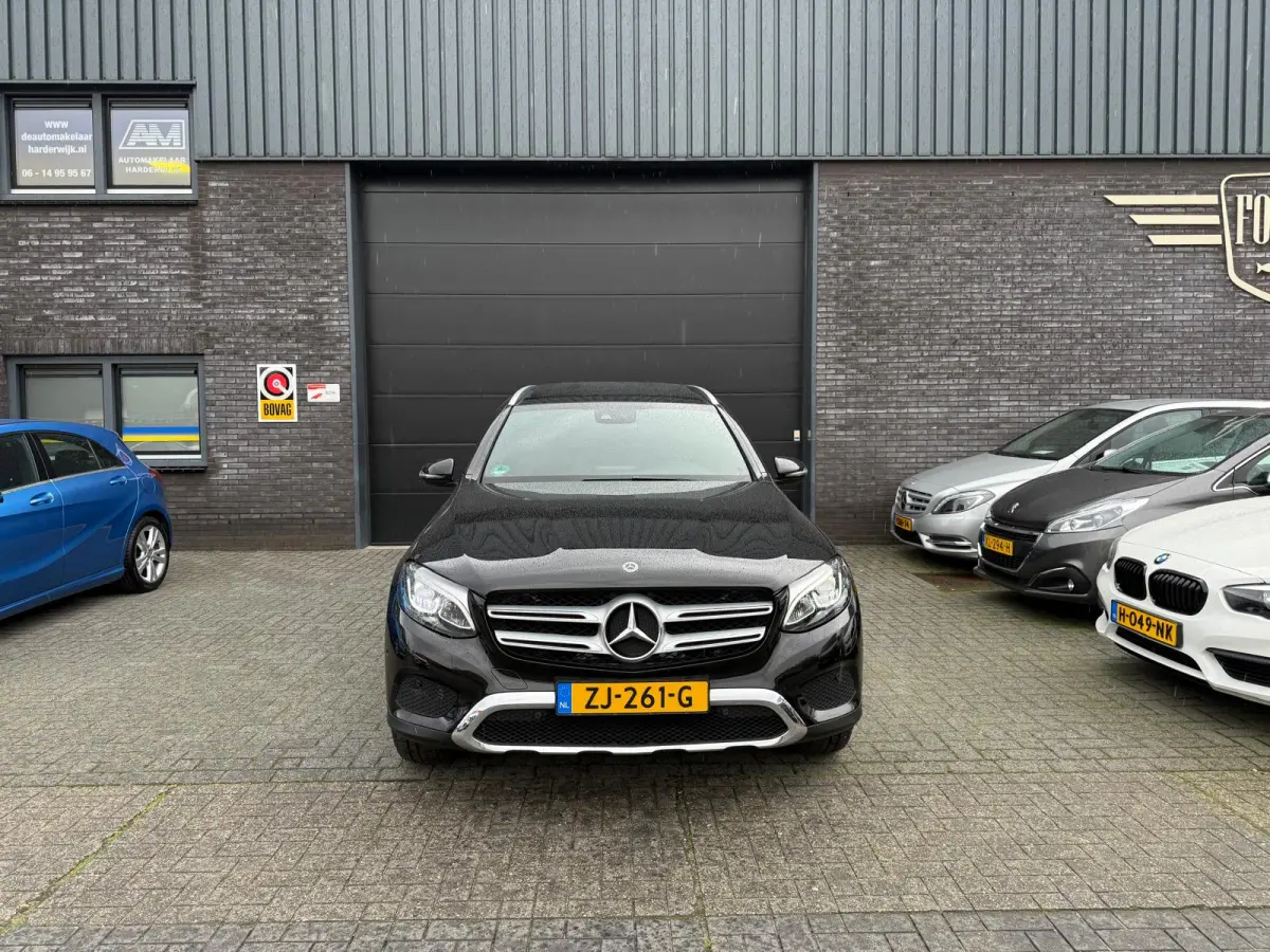 220 d 4MATIC Premium Plus | 3/6/12MND GARANTIE | LED | CARPLAY | PANODAK | CRUISE | NAVI | TREKHAAK |