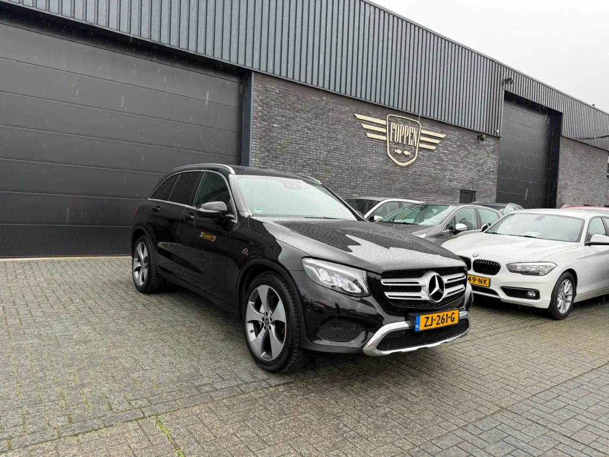 220 d 4MATIC Premium Plus | 3/6/12MND GARANTIE | LED | CARPLAY | PANODAK | CRUISE | NAVI | TREKHAAK |