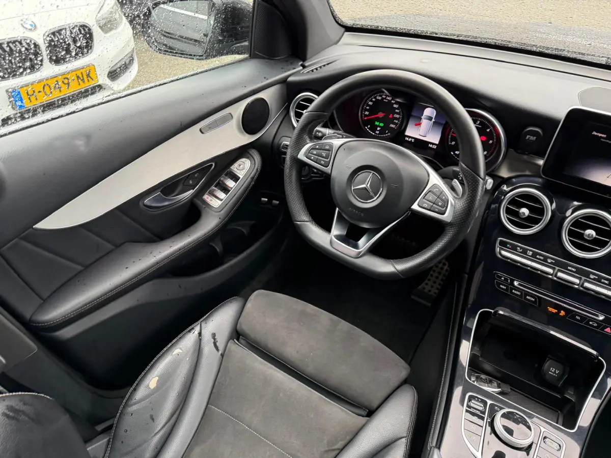 220 d 4MATIC Premium Plus | 3/6/12MND GARANTIE | LED | CARPLAY | PANODAK | CRUISE | NAVI | TREKHAAK |