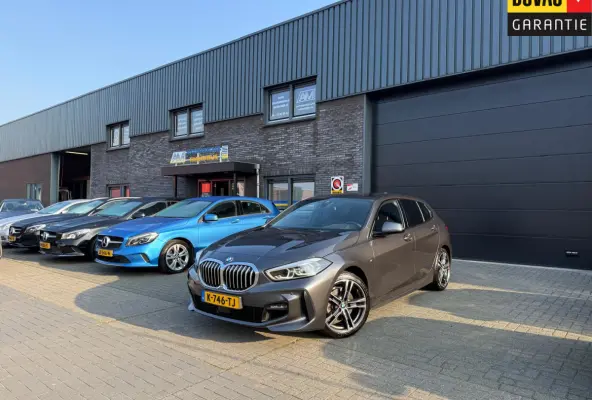 116d Executive | 1E EIGENAAR | 12MND GARANTIE | AUTOMAAT | LED | CARPLAY | SFEERVERLICHTING | CRUISE | AIRCO |