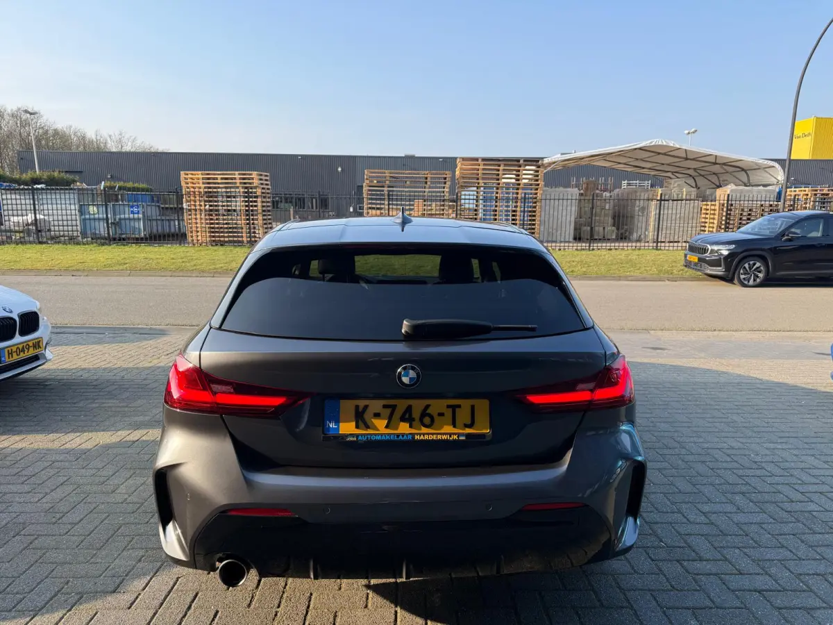 116d Executive | 1E EIGENAAR | 3/6/12MND GARANTIE | AUTOMAAT | LED | CARPLAY | SFEERVERLICHTING | CRUISE | AIRCO |