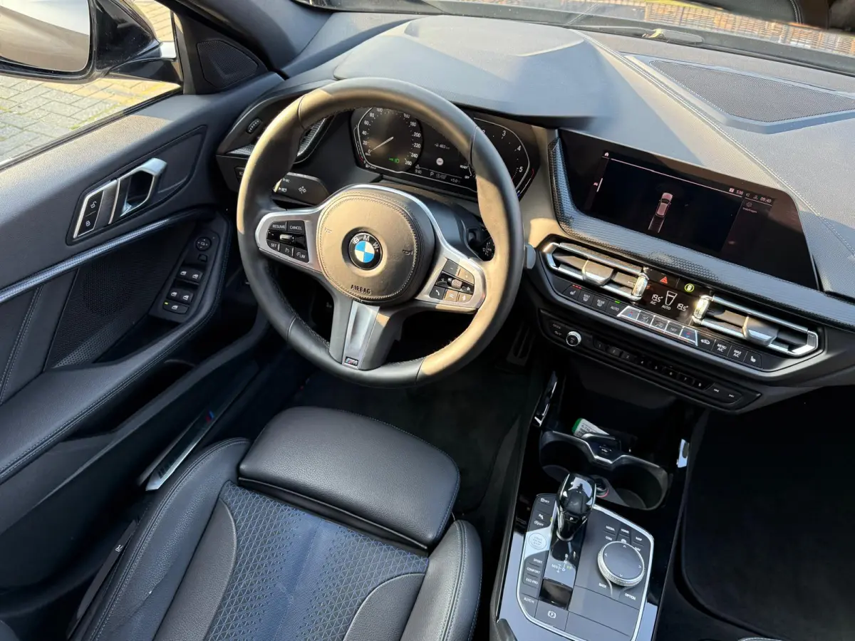 116d Executive | 1E EIGENAAR | 3/6/12MND GARANTIE | AUTOMAAT | LED | CARPLAY | SFEERVERLICHTING | CRUISE | AIRCO |