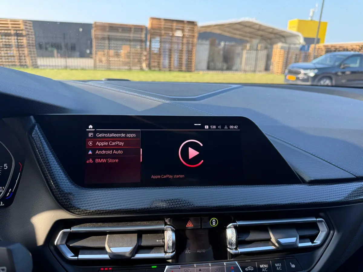 116d Executive | 1E EIGENAAR | 3/6/12MND GARANTIE | AUTOMAAT | LED | CARPLAY | SFEERVERLICHTING | CRUISE | AIRCO |