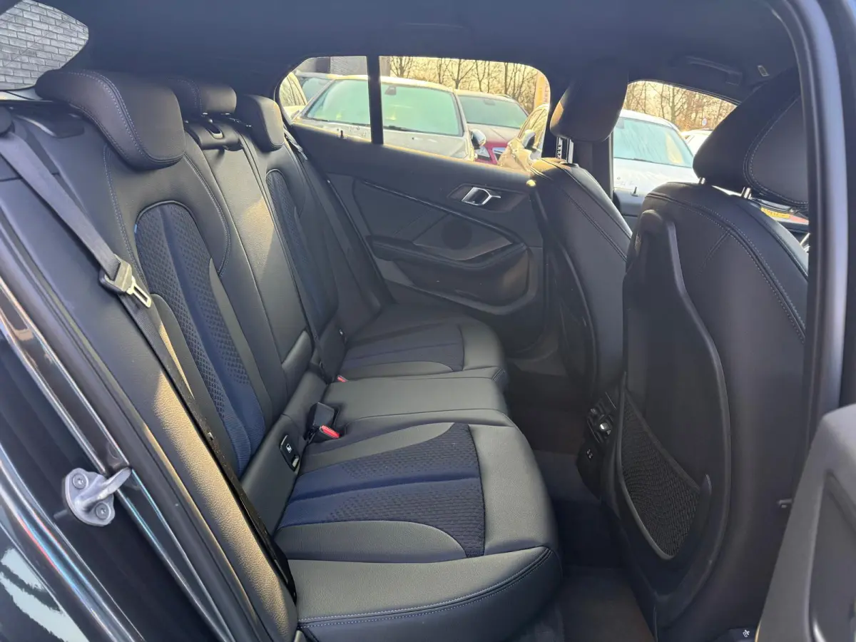 116d Executive | 1E EIGENAAR | 3/6/12MND GARANTIE | AUTOMAAT | LED | CARPLAY | SFEERVERLICHTING | CRUISE | AIRCO |