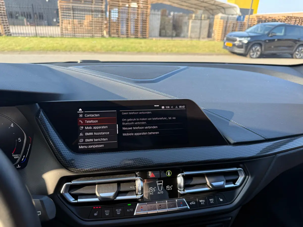 116d Executive | 1E EIGENAAR | 3/6/12MND GARANTIE | AUTOMAAT | LED | CARPLAY | SFEERVERLICHTING | CRUISE | AIRCO |