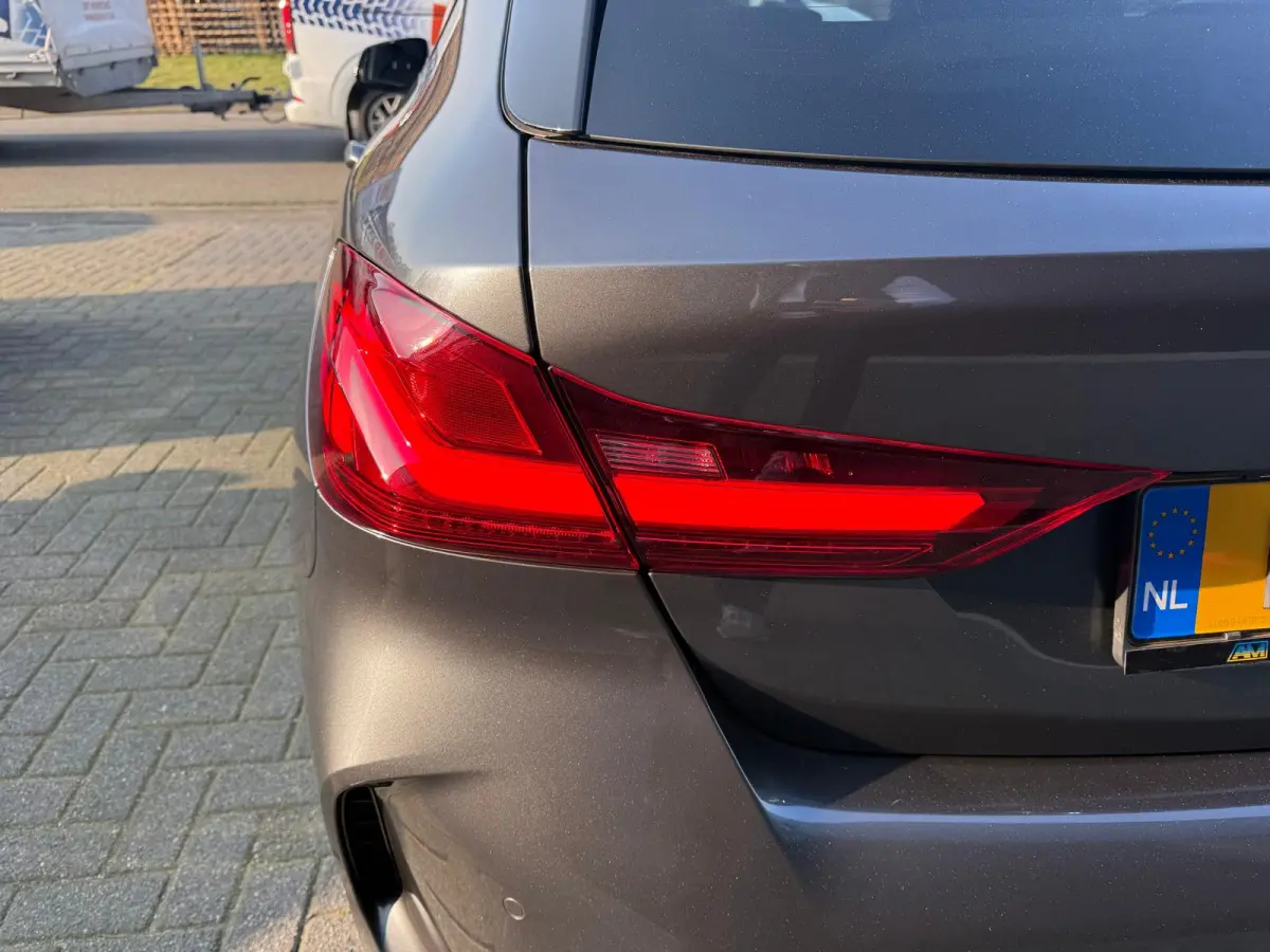 116d Executive | 1E EIGENAAR | 3/6/12MND GARANTIE | AUTOMAAT | LED | CARPLAY | SFEERVERLICHTING | CRUISE | AIRCO |