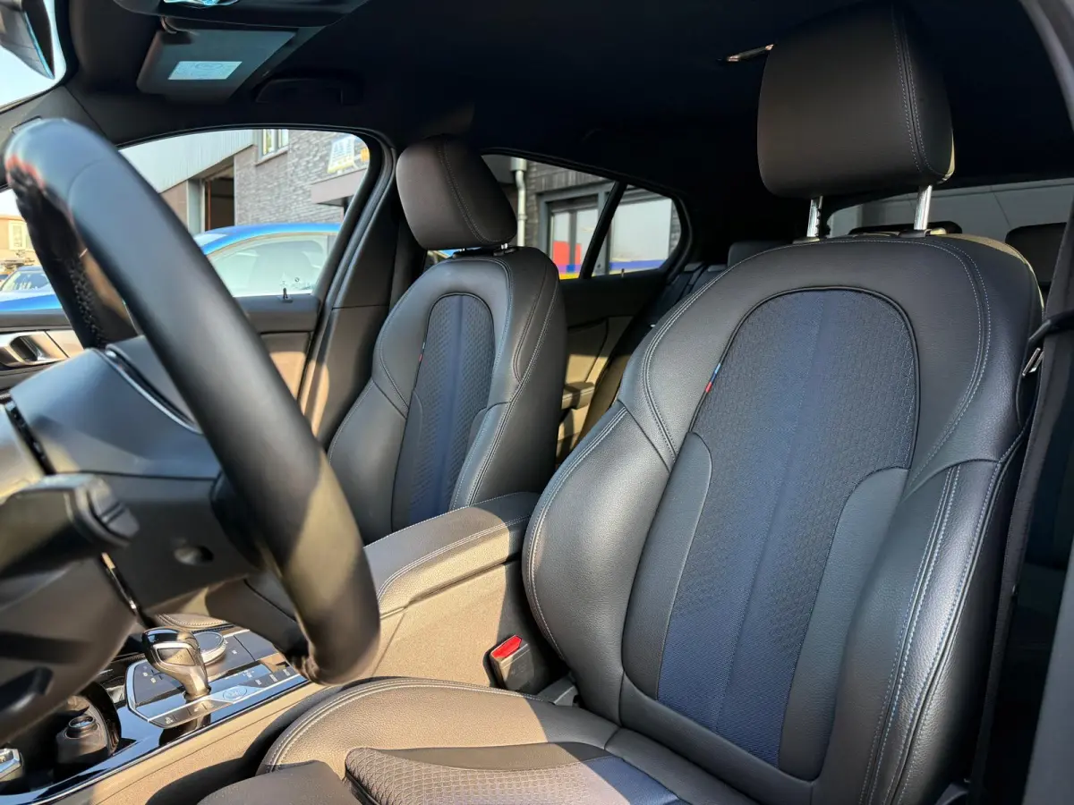 116d Executive | 1E EIGENAAR | 3/6/12MND GARANTIE | AUTOMAAT | LED | CARPLAY | SFEERVERLICHTING | CRUISE | AIRCO |