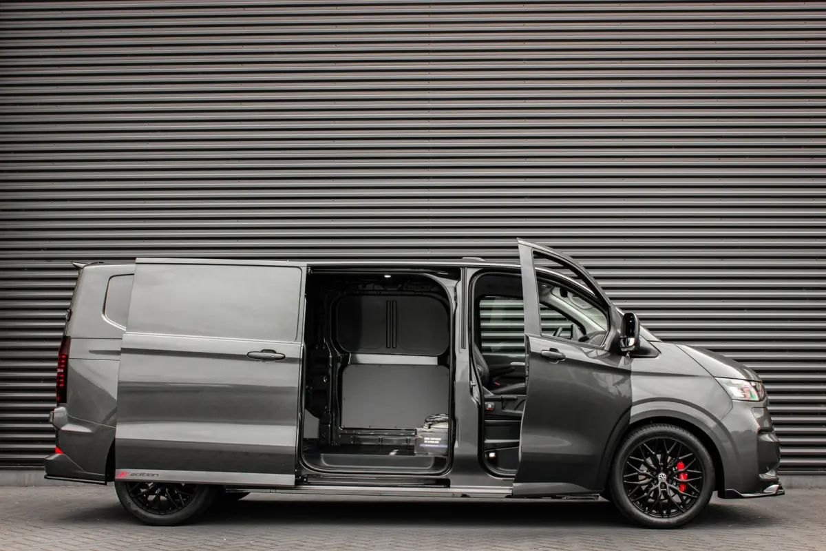 34 L2H1 64kWh 218PK / JB- EDITON / 325KM WLTP RANGE / APPLE CARPLAY / DRIVERS- PACK / FULL BLACK OPTION