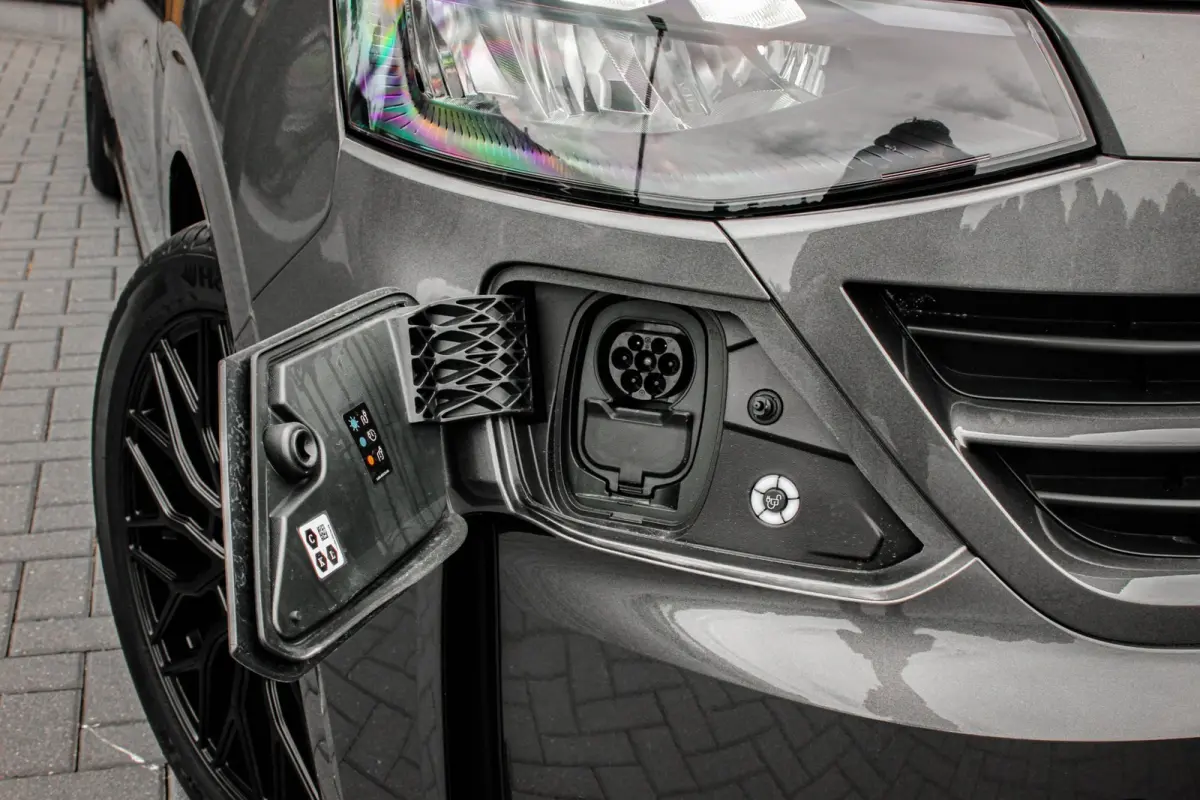34 L2H1 64kWh 218PK / JB- EDITON / 325KM WLTP RANGE / APPLE CARPLAY / DRIVERS- PACK / FULL BLACK OPTION