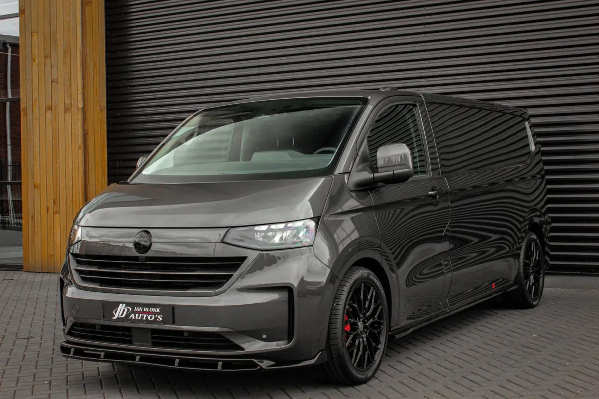 34 L2H1 64kWh 218PK / JB- EDITON / 325KM WLTP RANGE / APPLE CARPLAY / DRIVERS- PACK / FULL BLACK OPTION