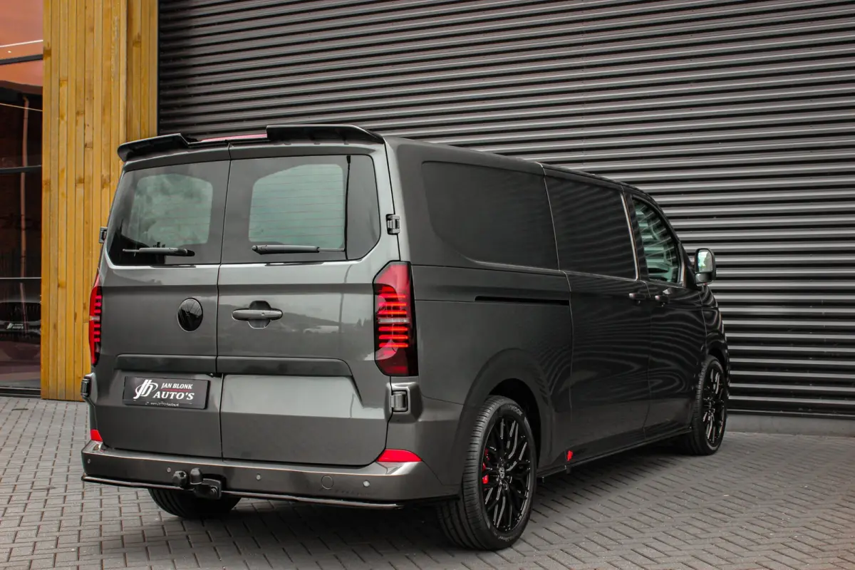 34 L2H1 64kWh 218PK / JB- EDITON / 325KM WLTP RANGE / APPLE CARPLAY / DRIVERS- PACK / FULL BLACK OPTION