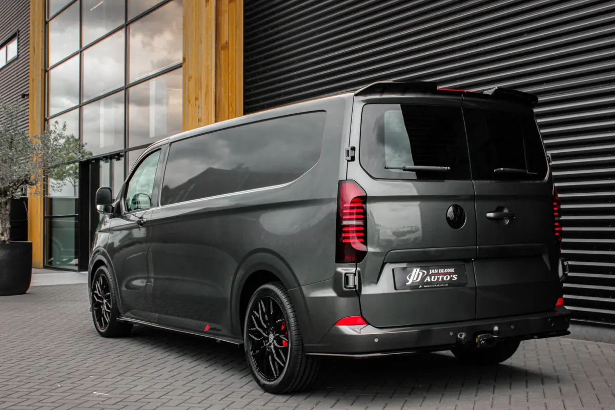 34 L2H1 64kWh 218PK / JB- EDITON / 325KM WLTP RANGE / APPLE CARPLAY / DRIVERS- PACK / FULL BLACK OPTION