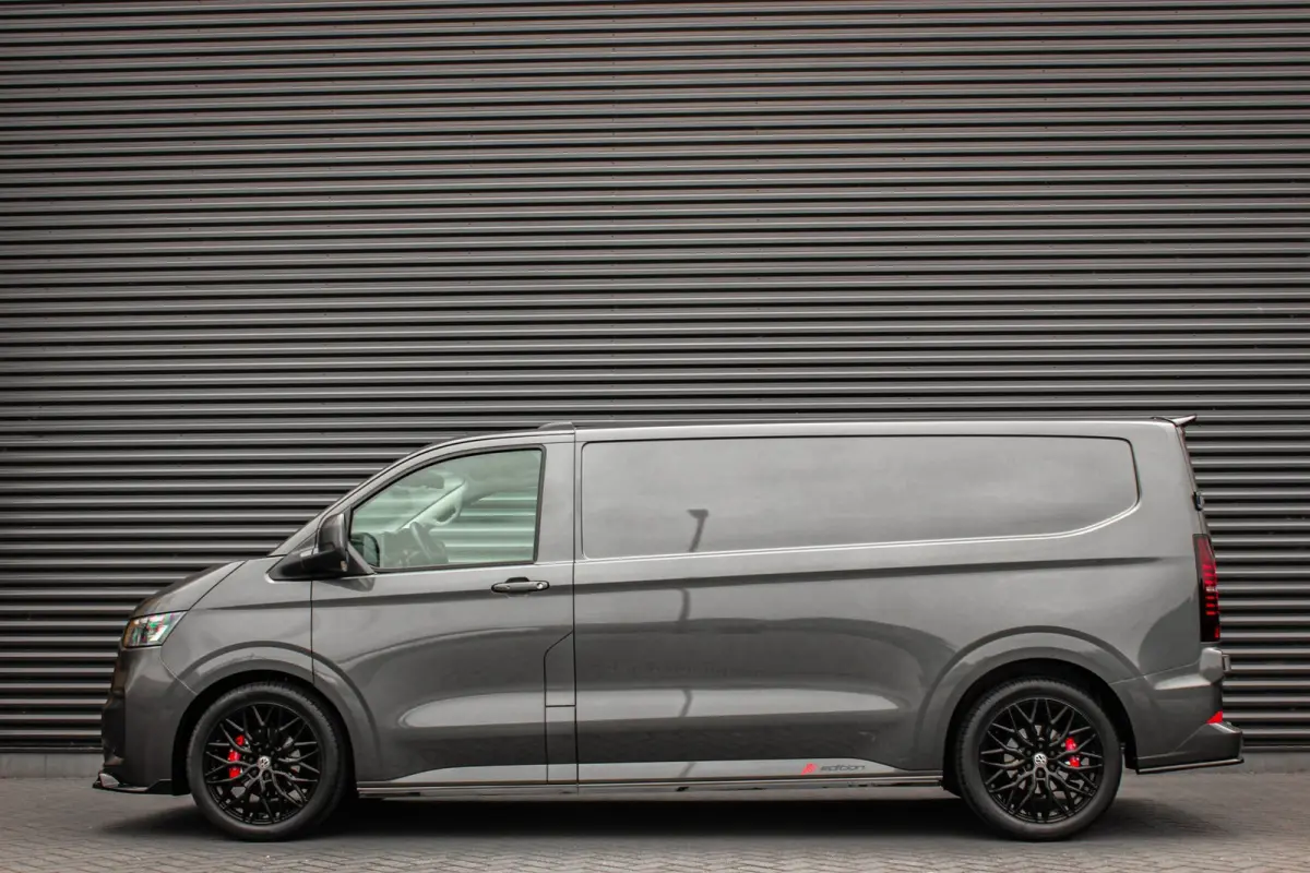 34 L2H1 64kWh 218PK / JB- EDITON / 325KM WLTP RANGE / APPLE CARPLAY / DRIVERS- PACK / FULL BLACK OPTION