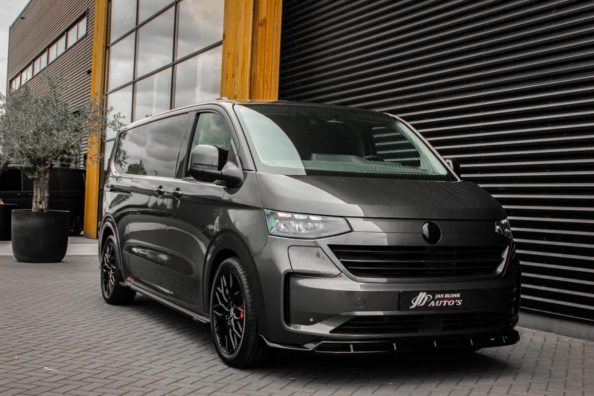 34 L2H1 64kWh 218PK / JB- EDITON / 325KM WLTP RANGE / APPLE CARPLAY / DRIVERS- PACK / FULL BLACK OPTION