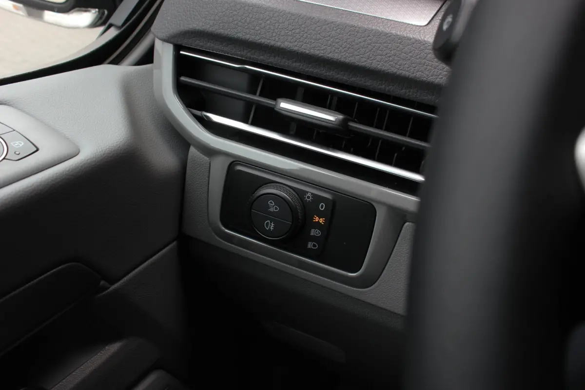 34 L2H1 64kWh 218PK / JB- EDITON / 325KM WLTP RANGE / APPLE CARPLAY / DRIVERS- PACK / FULL BLACK OPTION