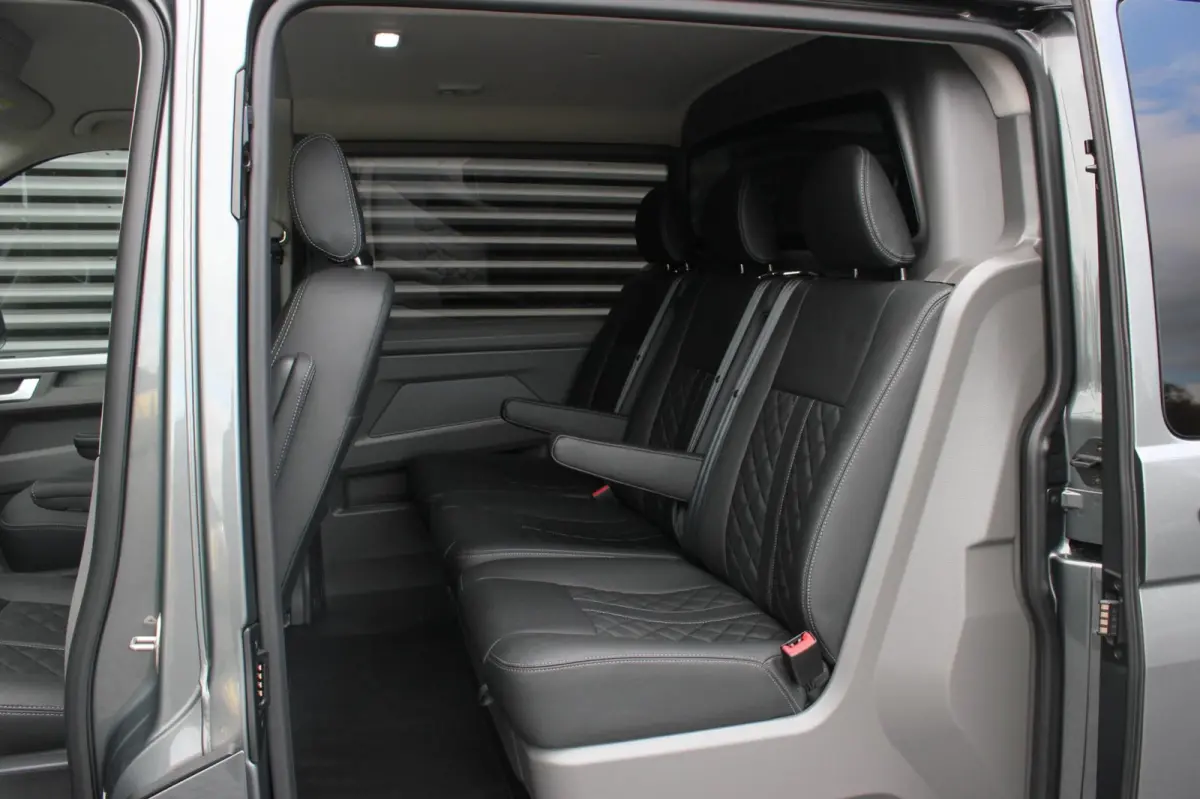 2.0 TDI L2H1 150PK BULLI DC DUBBEL CABINE / LEIGHTONVANS BODYKIT / FULL OPTINS / LEDER / FULL BLACK / APPLE