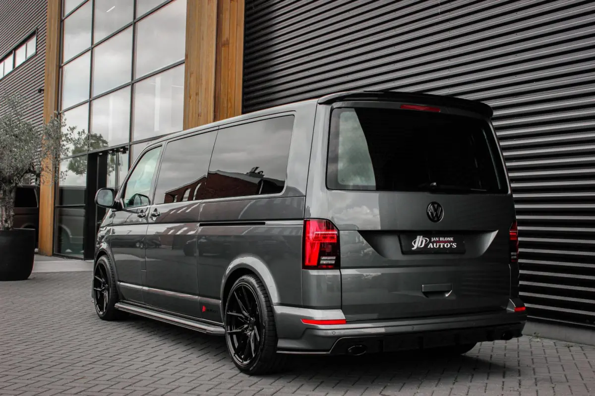 2.0 TDI L2H1 150PK BULLI DC DUBBEL CABINE / LEIGHTONVANS BODYKIT / FULL OPTINS / LEDER / FULL BLACK / APPLE