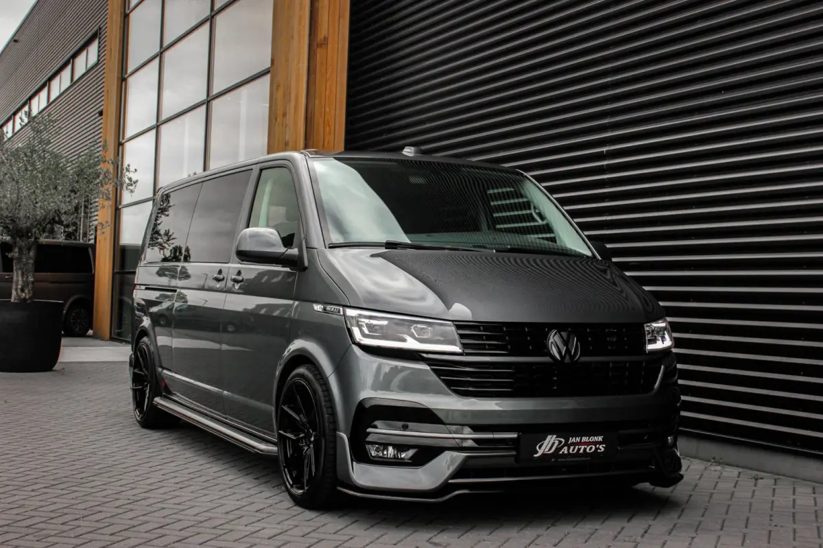 2.0 TDI L2H1 150PK BULLI DC DUBBEL CABINE / LEIGHTONVANS BODYKIT / FULL OPTINS / LEDER / FULL BLACK / APPLE