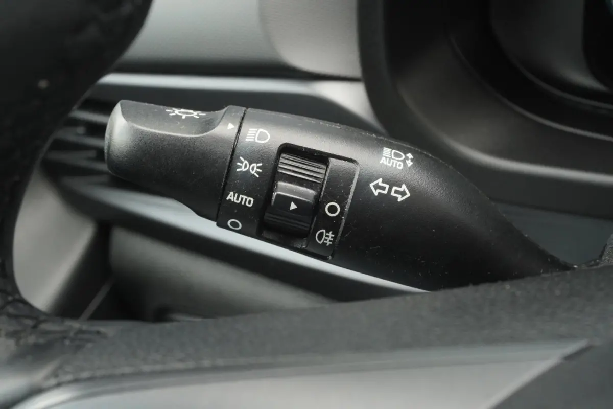 1.0 T-GDI Premium+Led+breed-navigatie+camera+stoel&stuurverw+bose-sound+ecc SUPER ONDERHOUDEN !! DECEMBER 2021