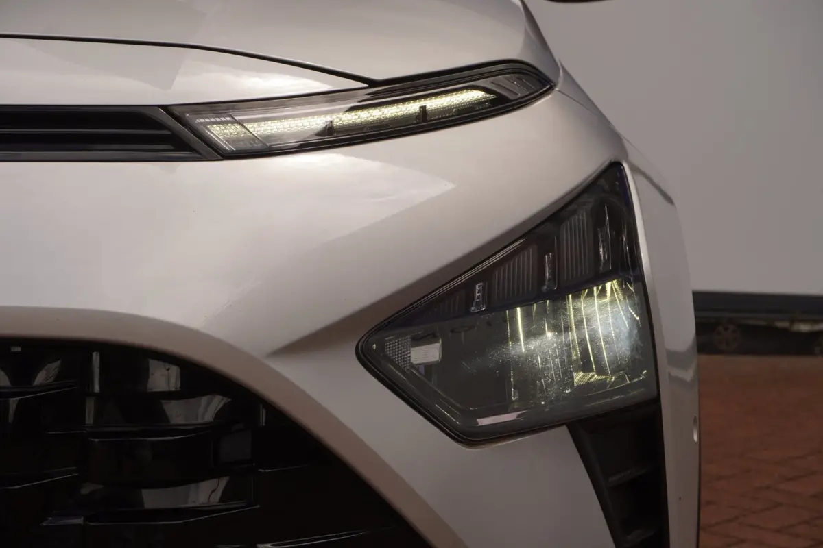 1.0 T-GDI Premium+Led+breed-navigatie+camera+stoel&stuurverw+bose-sound+ecc SUPER ONDERHOUDEN !! DECEMBER 2021