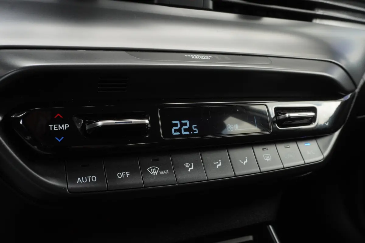 1.0 T-GDI Premium+Led+breed-navigatie+camera+stoel&stuurverw+bose-sound+ecc SUPER ONDERHOUDEN !! DECEMBER 2021