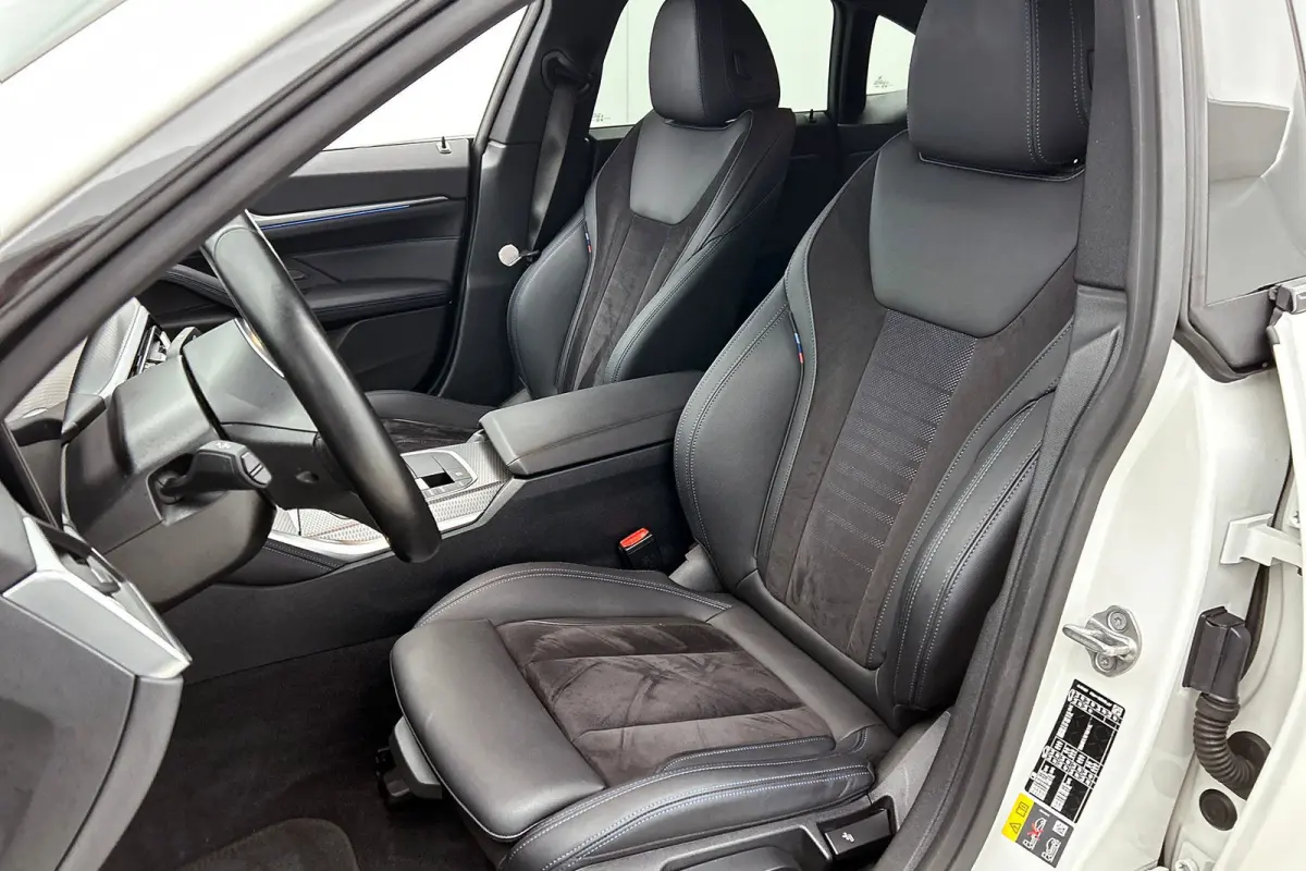 EDrive35 70 kWh M-sportpakket SoH 93,46%(1e Eig, Dealer OndH, Navi Pro, Camera, Carplay, Addapt Cruise, StoelV, PDC V+A,Etc