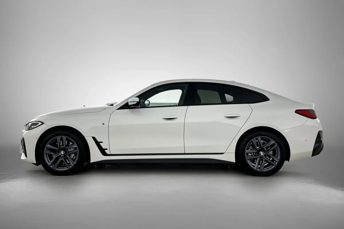EDrive35 70 kWh M-sportpakket SoH 93,46%(1e Eig, Dealer OndH, Navi Pro, Camera, Carplay, Addapt Cruise, StoelV, PDC V+A,Etc